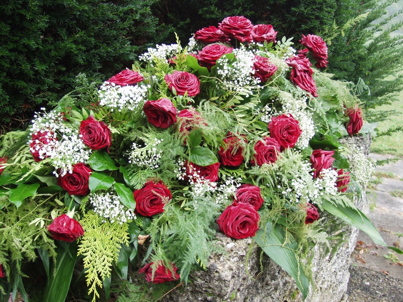 funeraire-SALERNES-min_roses-61203